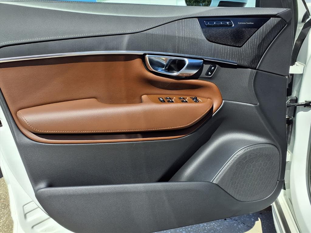 2022 Volvo XC90 Recharge thumbnail 23