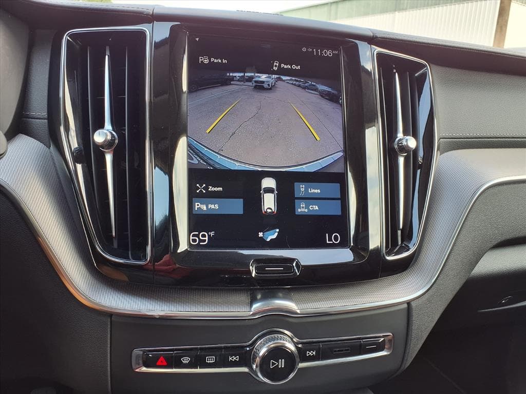 2019 Volvo XC60 thumbnail 27