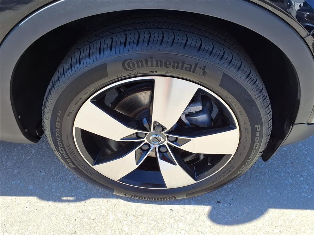 2021 Volvo XC40 thumbnail 9