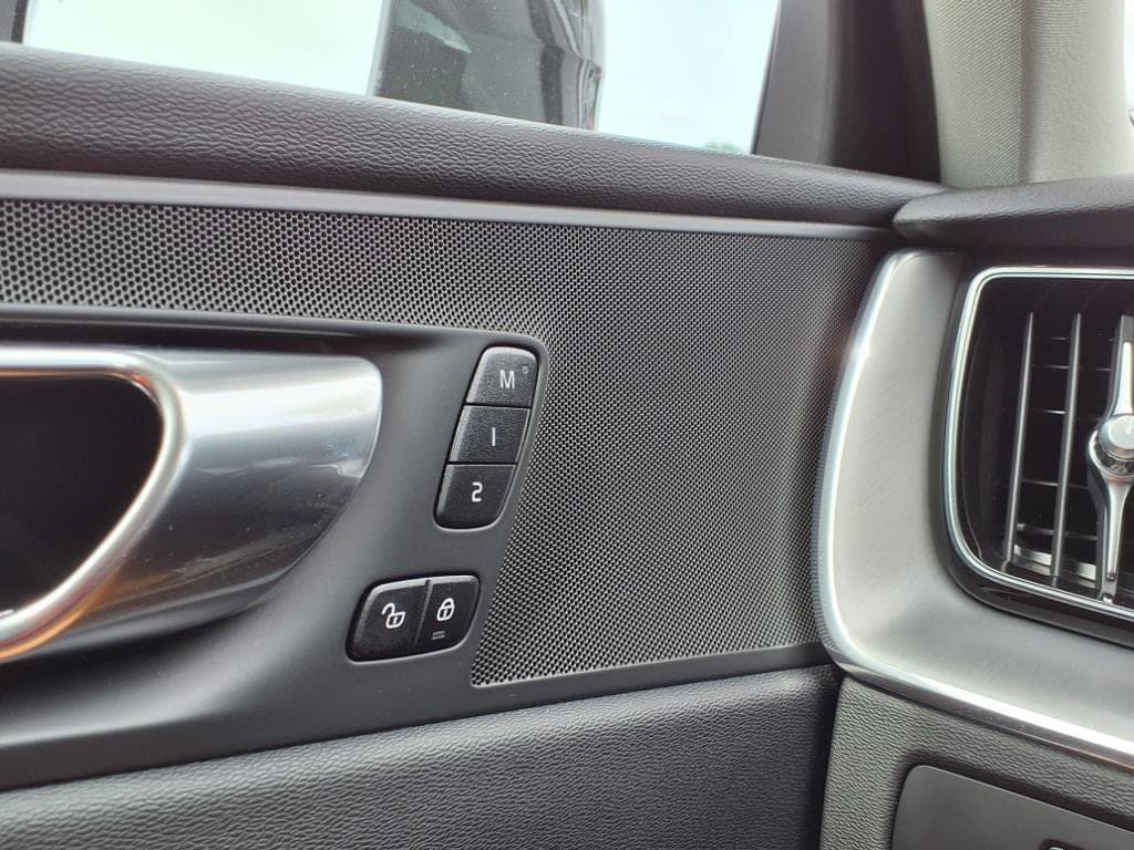 2023 Volvo XC60 thumbnail 32