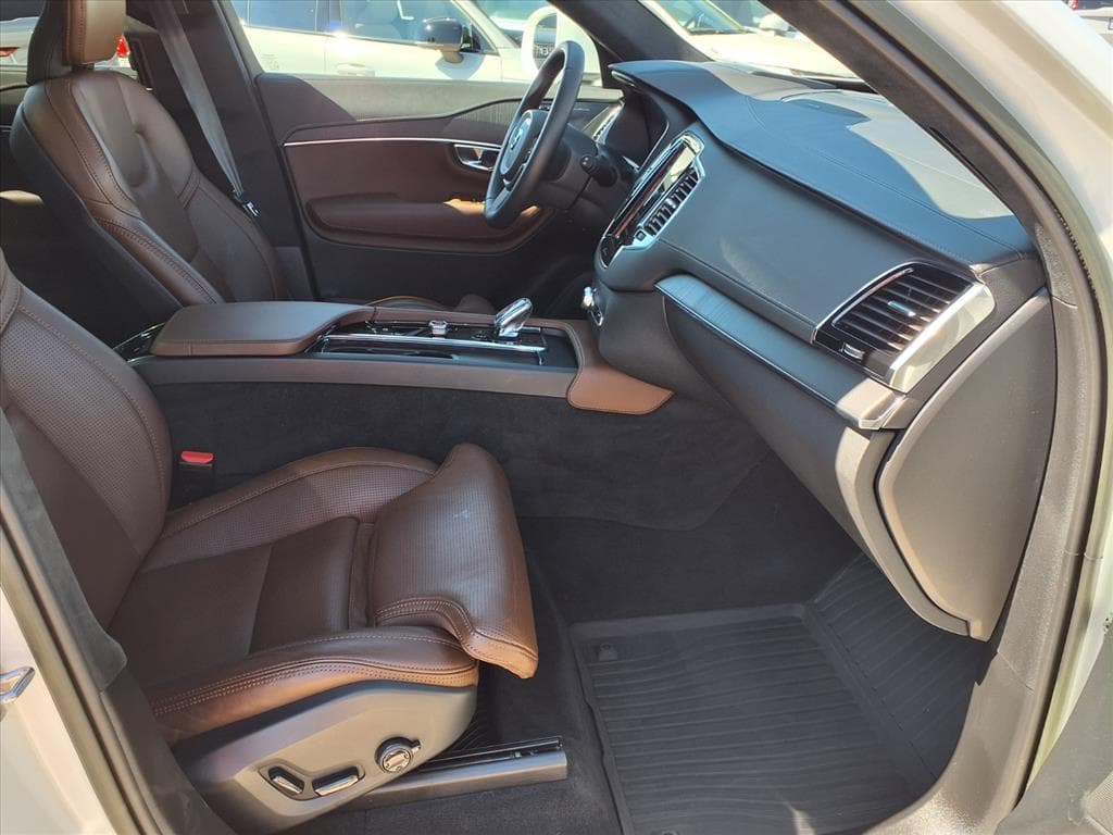 2022 Volvo XC90 Recharge thumbnail 11