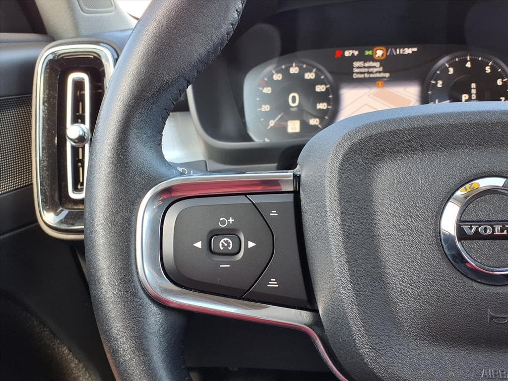 2021 Volvo XC40 thumbnail 30