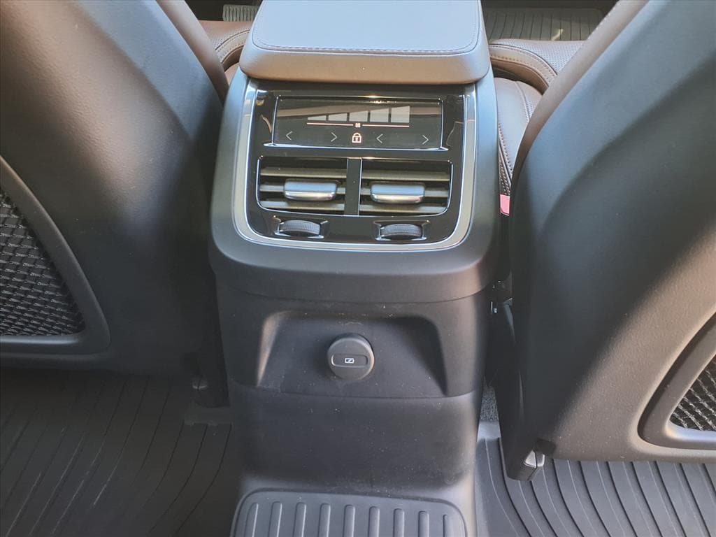 2022 Volvo XC90 Recharge thumbnail 16