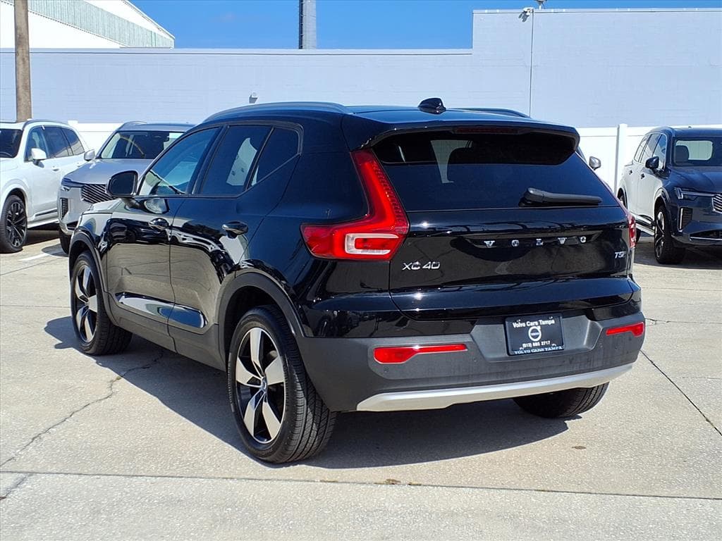 2021 Volvo XC40 thumbnail 5