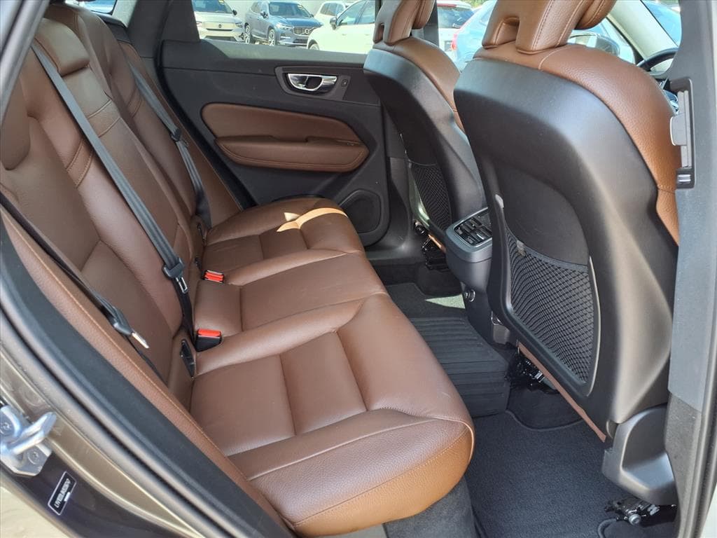 2019 Volvo XC60 thumbnail 15