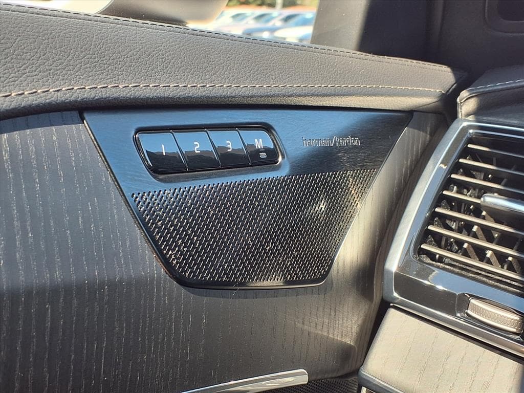 2022 Volvo XC90 Recharge thumbnail 32