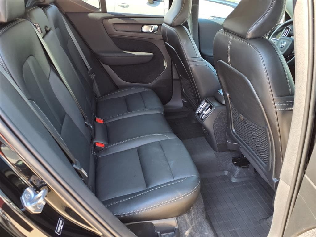 2021 Volvo XC40 thumbnail 15