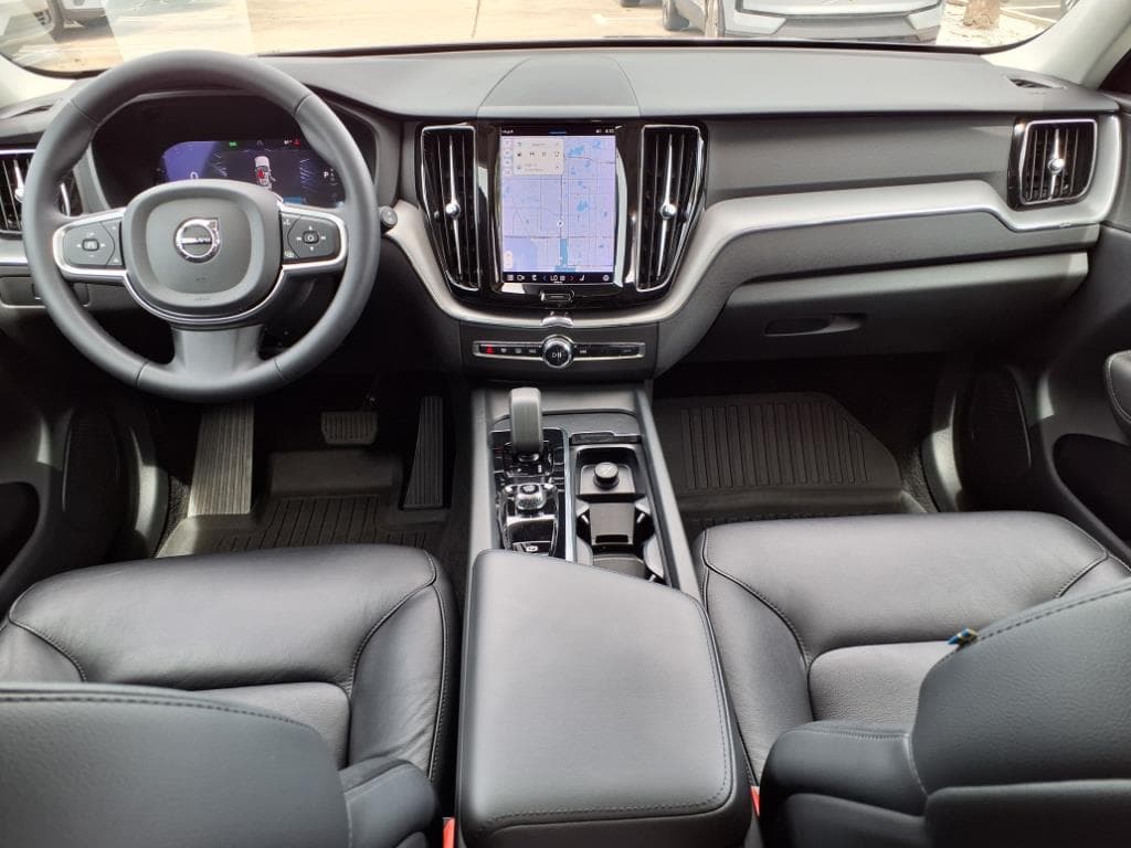 2023 Volvo XC60 thumbnail 17