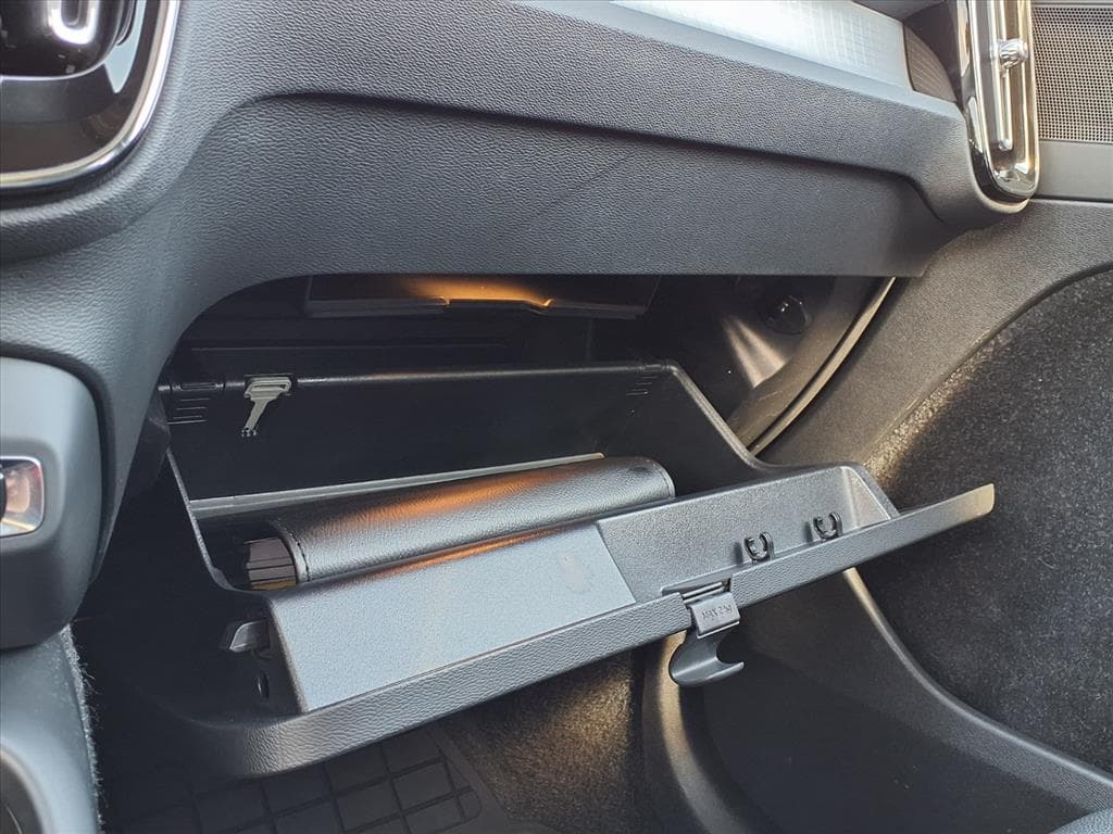 2021 Volvo XC40 thumbnail 28