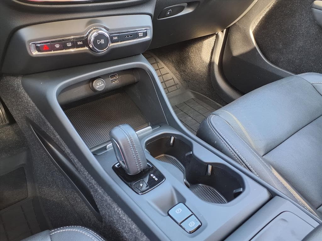 2021 Volvo XC40 thumbnail 24