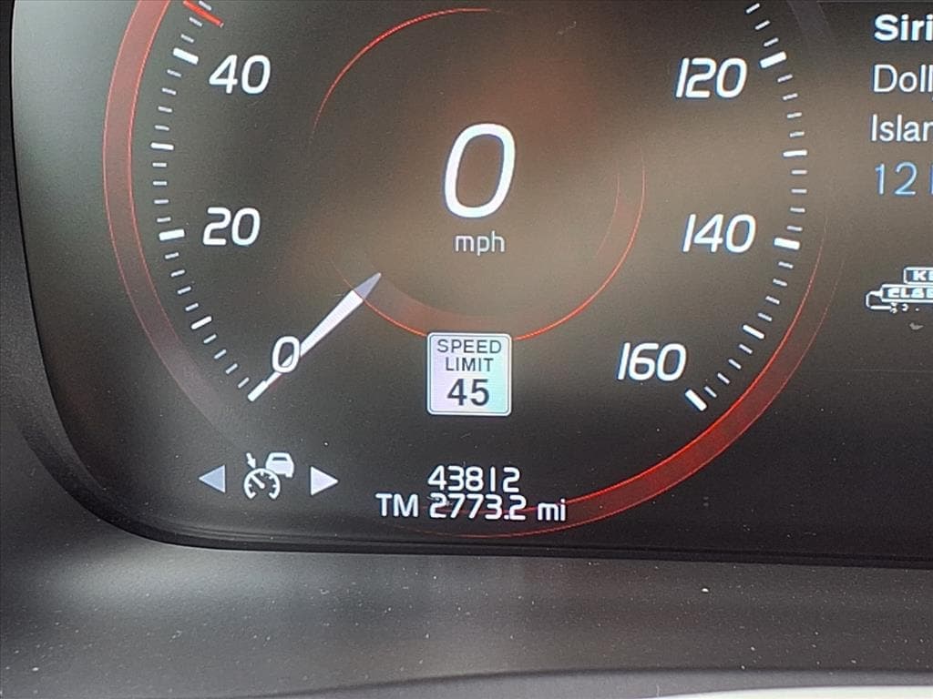 2022 Volvo XC90 thumbnail 31