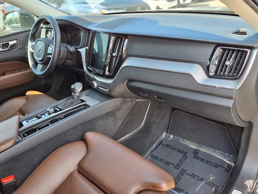 2019 Volvo XC60 thumbnail 10