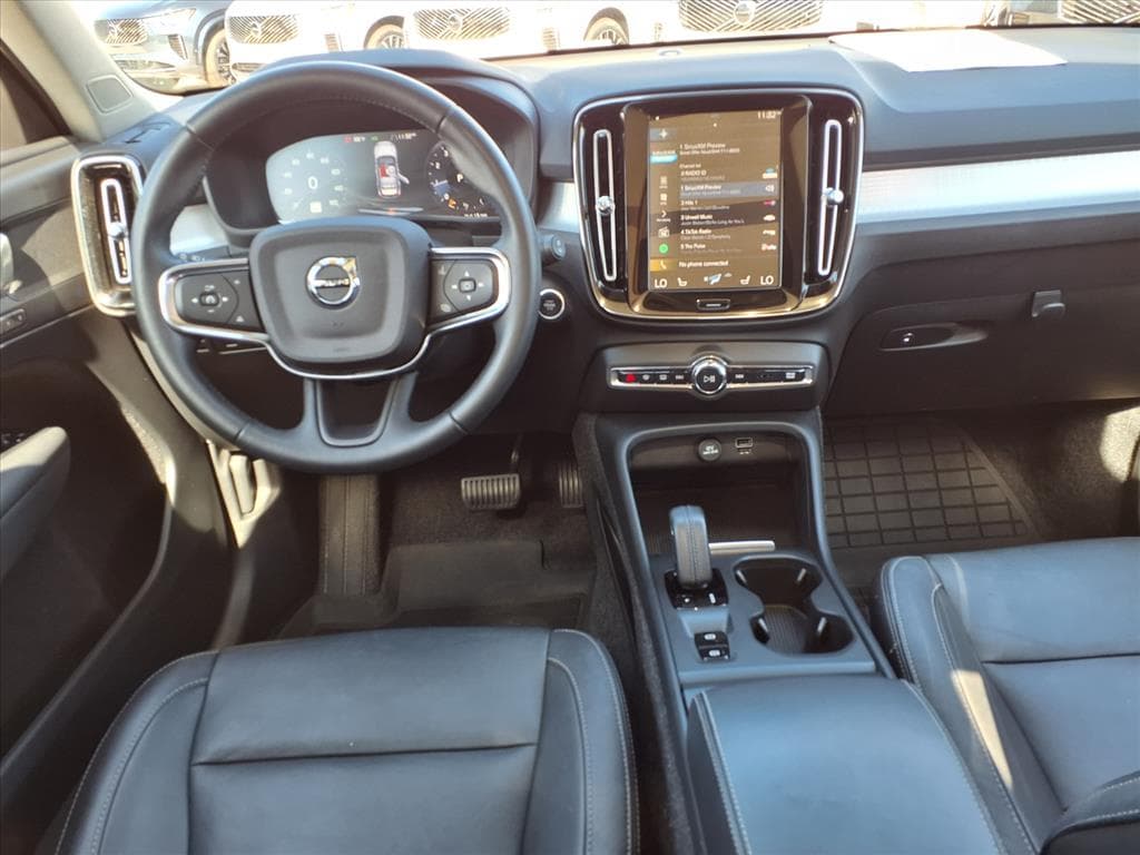 2021 Volvo XC40 thumbnail 16