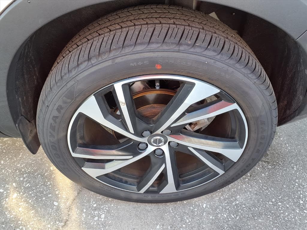 2022 Volvo XC40 thumbnail 4