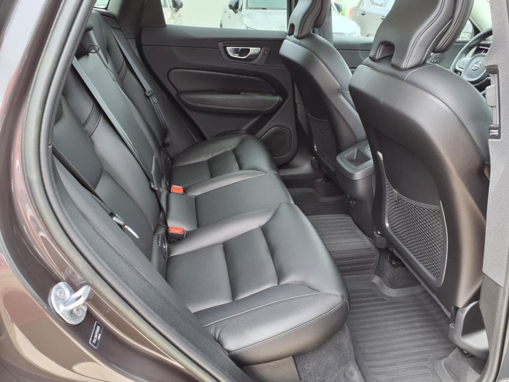 2023 Volvo XC60 thumbnail 15