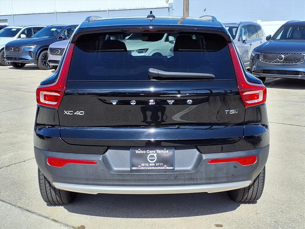 2021 Volvo XC40 thumbnail 6