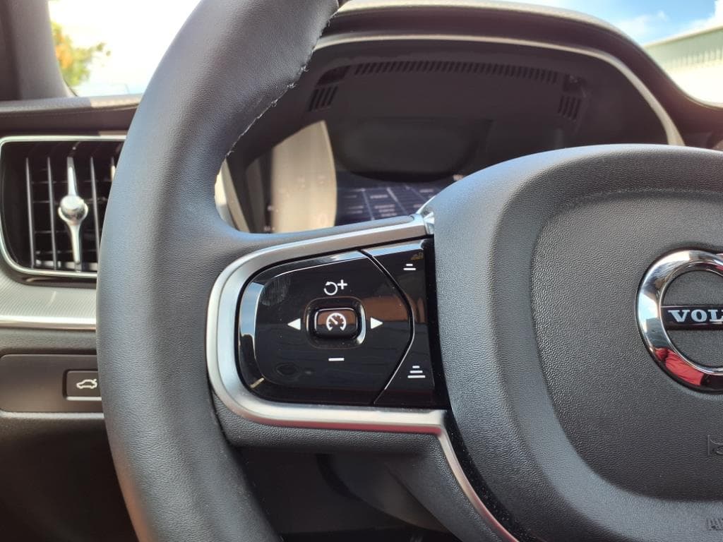 2025 Volvo XC60 thumbnail 29